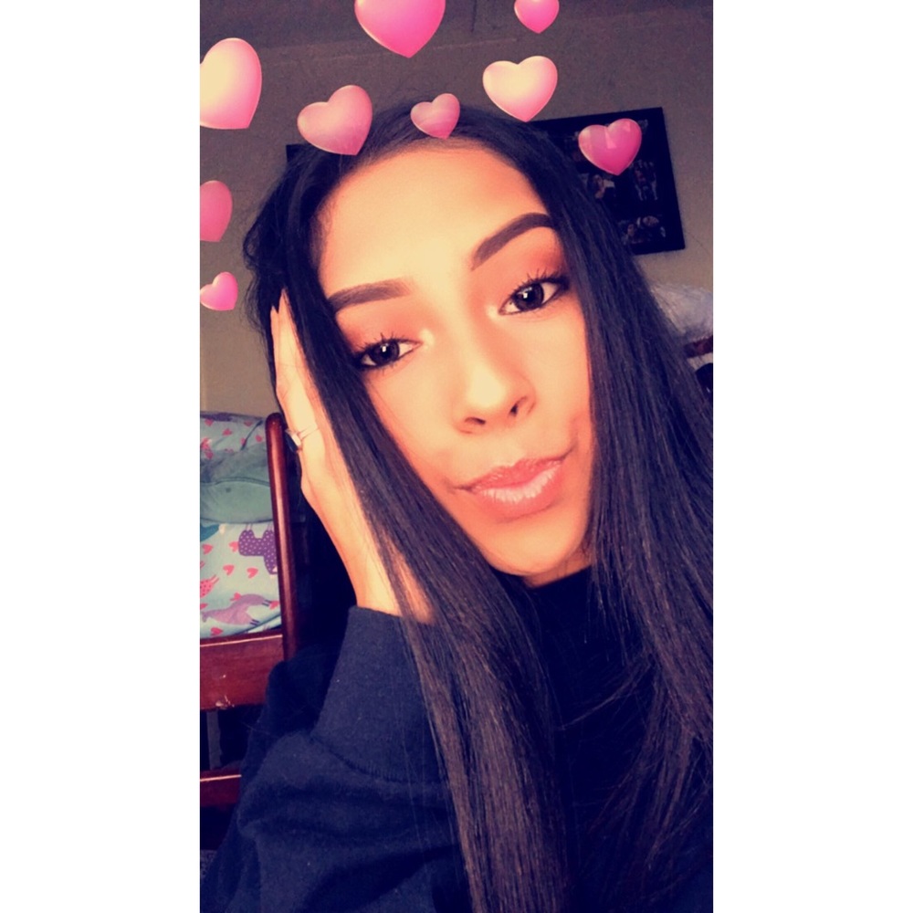 Meet your Posher, Yadira